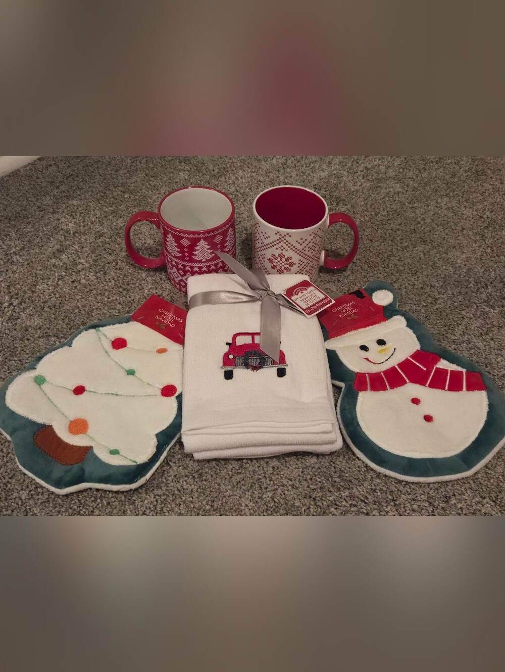 Holiday Kitchen Gift Set - Mugs, Festive Towels & Pot Holders